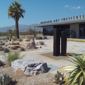 Borrego Springs: Clay and Glass Show